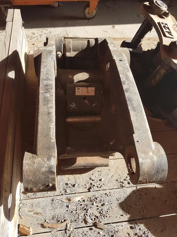 JCB Quickhitch Suits 3Cx Etc