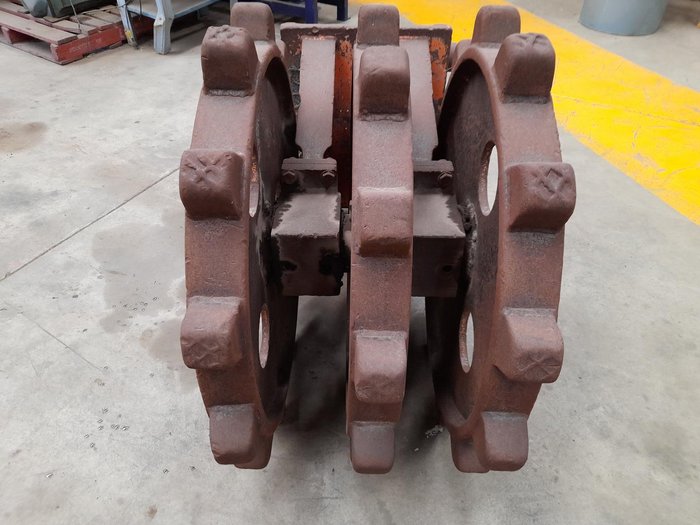 1993 Custom 24 Inch 3 Row Compaction Reel