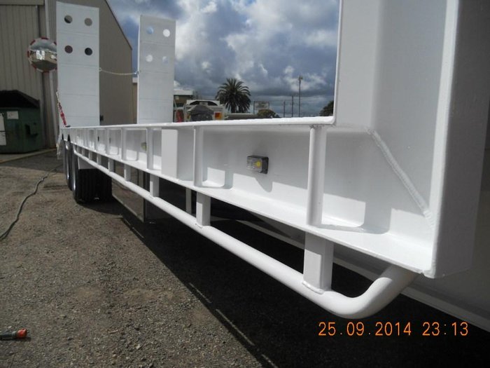 2025 Beavertail Tandem Axle Drop Deck 39Ft
