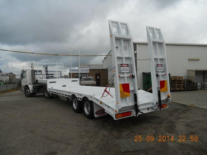2025 Beavertail Tandem Axle Drop Deck 39Ft