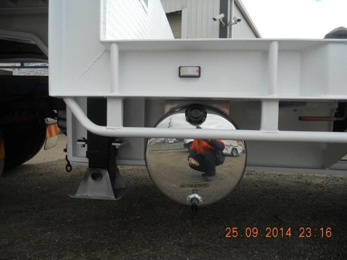 2025 Beavertail Tandem Axle Drop Deck 39Ft