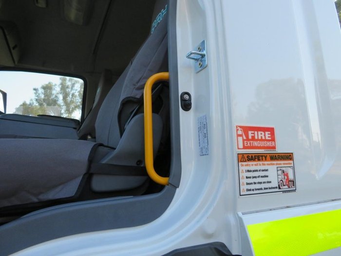 2025 Isuzu F Series FYH 300-350 White