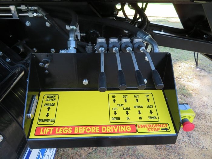 2025 Isuzu F Series FYH 300-350 White