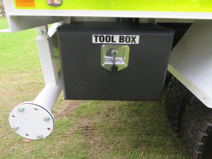 2024 UD Cw Series White