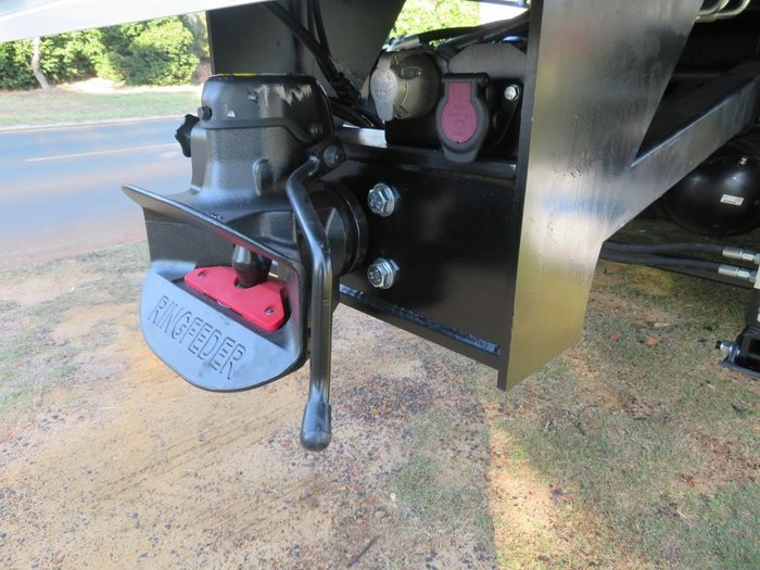 2025 Isuzu F Series FYH 300-350 White