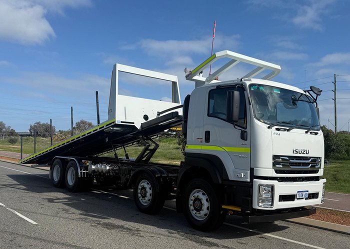 2025 Isuzu F Series FYH 300-350 White