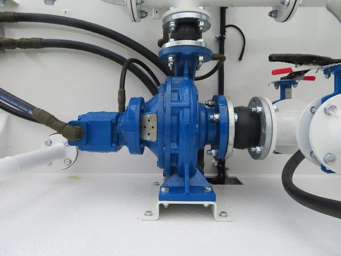 2024 UD Cw Series White