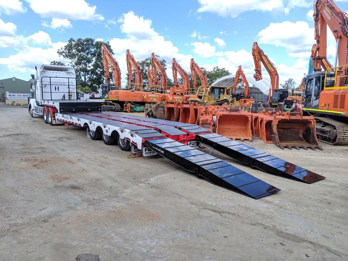 FWR Tri Axle Drop Deck - 4M Widener