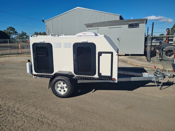 2024 McNeill Deluxe 4 Berth Trailer White
