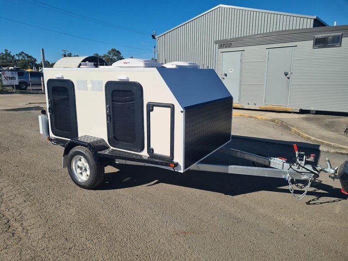 2024 McNeill Deluxe 4 Berth Trailer White