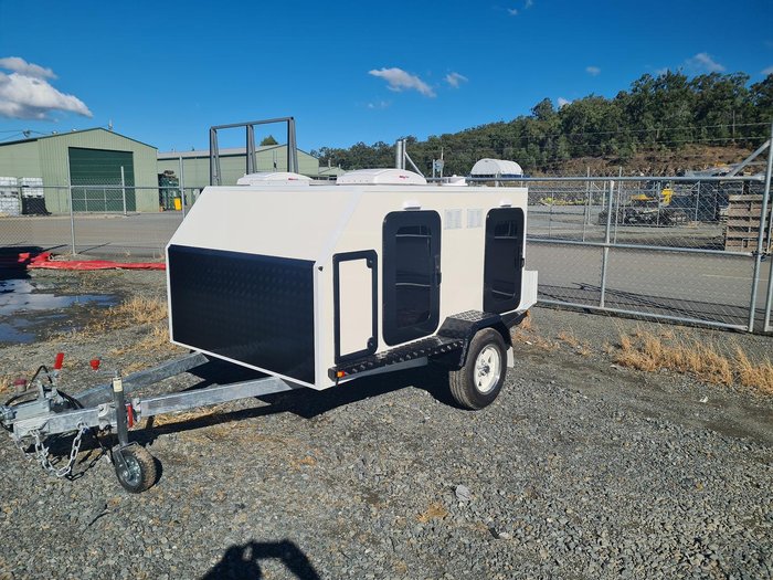 2024 McNeill Deluxe 4 Berth Trailer White