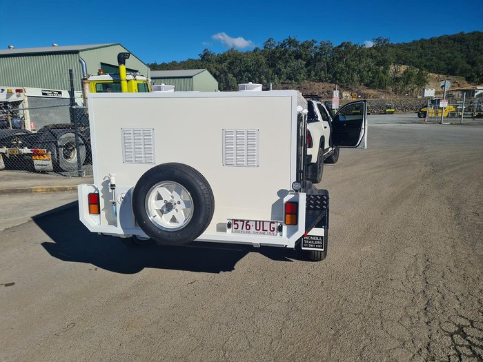 2024 McNeill Deluxe 4 Berth Trailer White
