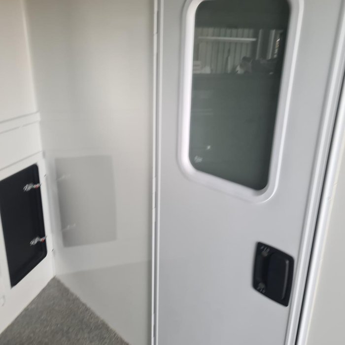 2024 McNeill 3 Horse Enclosed Gooseneck White