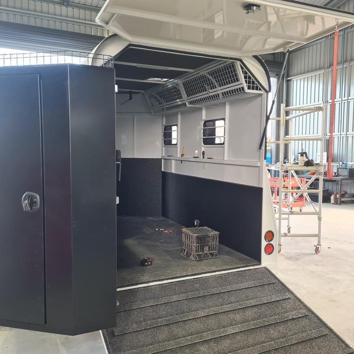 2024 McNeill 3 Horse Enclosed Gooseneck White