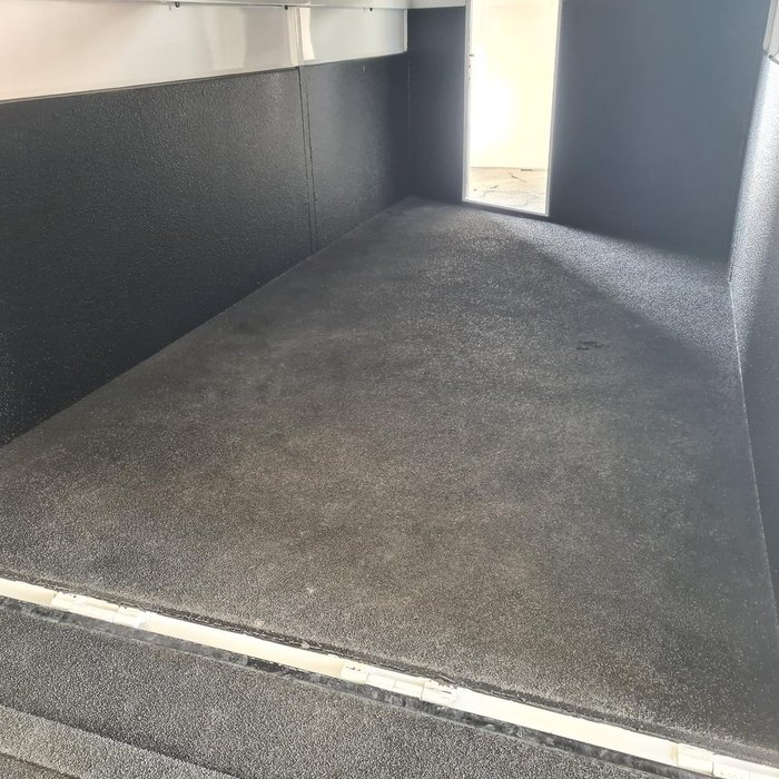 2024 McNeill 3 Horse Enclosed Gooseneck White