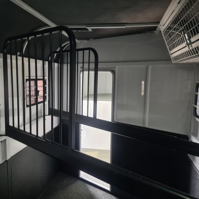 2024 McNeill 3 Horse Enclosed Gooseneck White