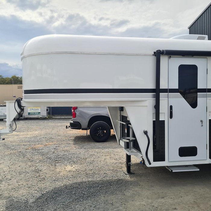 2024 McNeill 3 Horse Enclosed Gooseneck White
