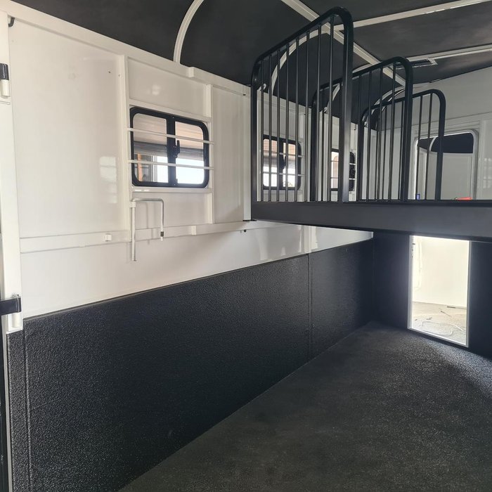 2024 McNeill 3 Horse Enclosed Gooseneck White