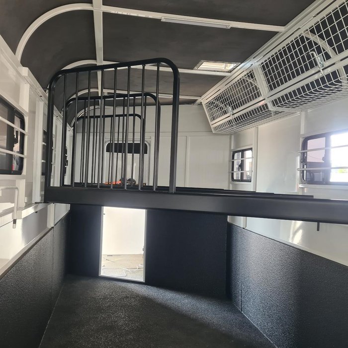 2024 McNeill 3 Horse Enclosed Gooseneck White