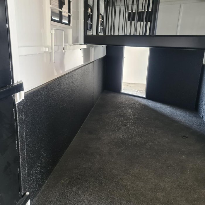 2024 McNeill 3 Horse Enclosed Gooseneck White