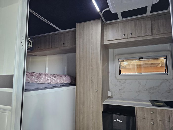 2024 McNeill 3 Horse Enclosed Gooseneck White