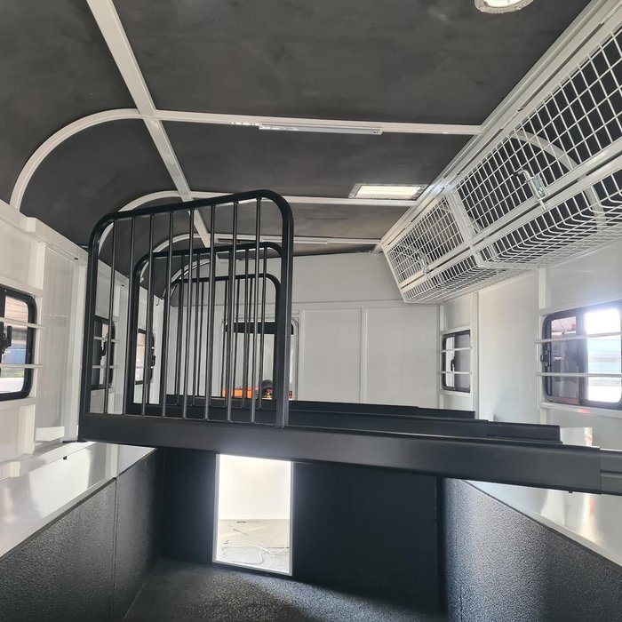 2024 McNeill 3 Horse Enclosed Gooseneck White