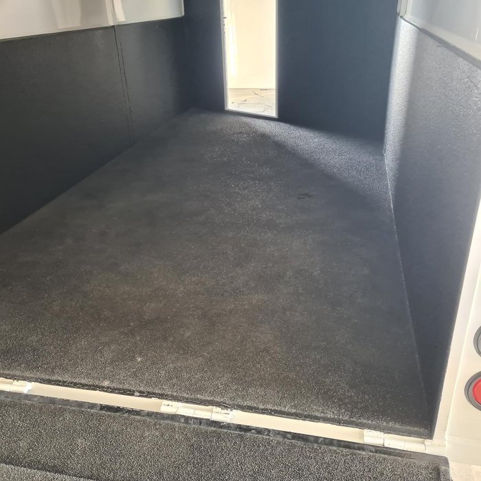 2024 McNeill 3 Horse Enclosed Gooseneck White