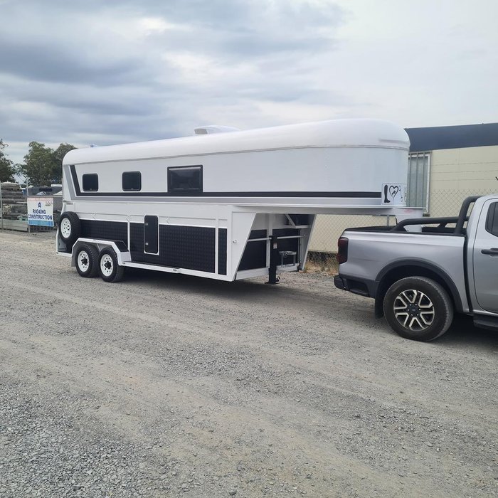 2024 McNeill 3 Horse Enclosed Gooseneck White