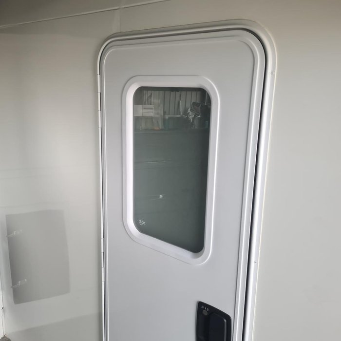 2024 McNeill 3 Horse Enclosed Gooseneck White