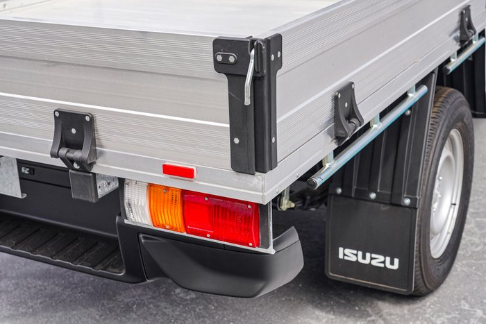 2025 Isuzu D-MAX SX