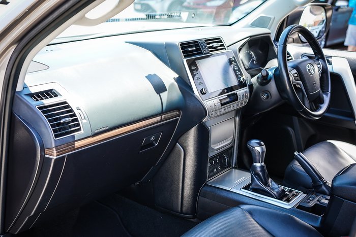 2020 Toyota PRADO VX