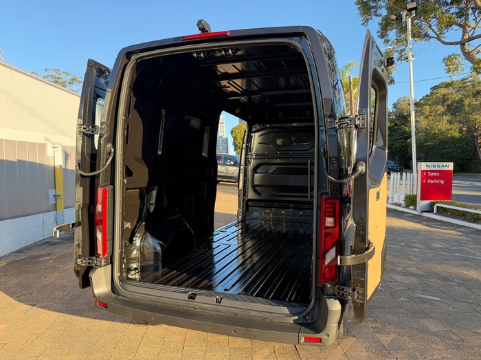 2026 RENAULT MASTER