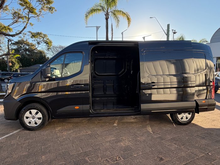 2026 RENAULT MASTER