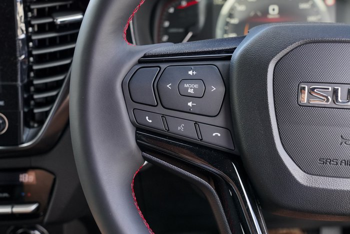 2025 Isuzu D-MAX X-TERRAIN