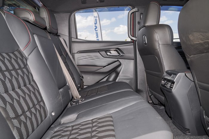 2025 Isuzu D-MAX X-TERRAIN