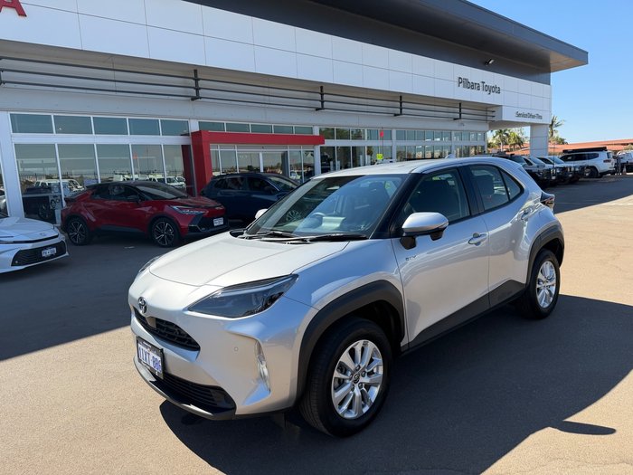 2025 Toyota Yaris Cross Hybrid GX Stunning Silver