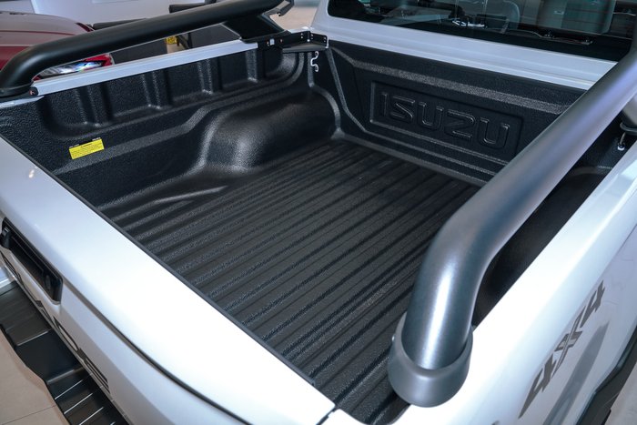 2025 Isuzu D-MAX BLADE