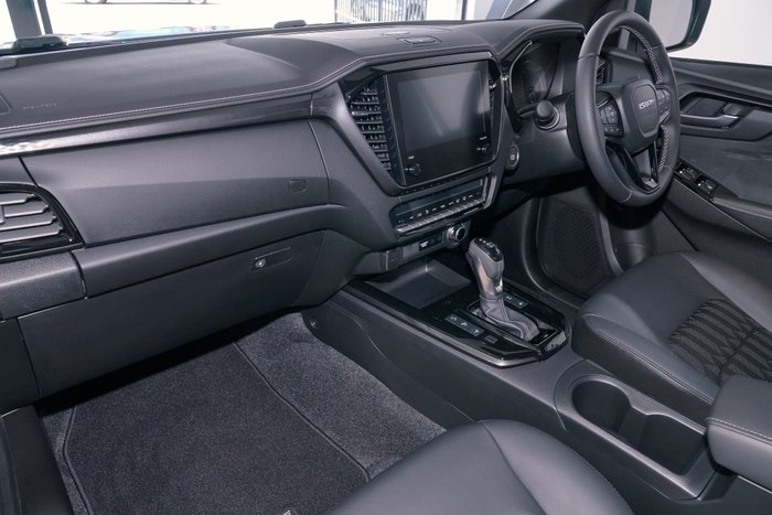 2025 Isuzu D-MAX BLADE