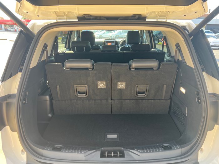 2025 FORD EVEREST TREND