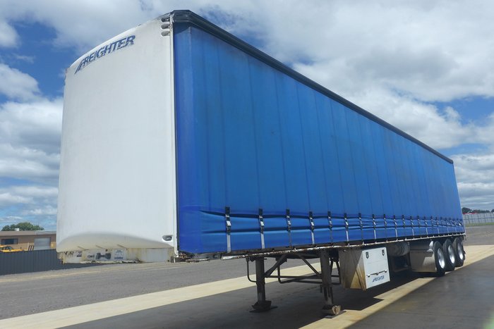 2002 Freighter 22 Pallet Curtainsider - RENTAL