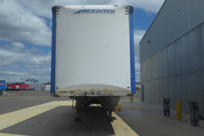 2002 Freighter 22 Pallet Curtainsider - RENTAL