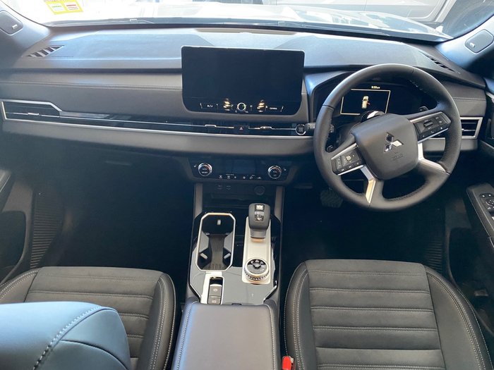 2026 MITSUBISHI Outlander LS BLACK EDN