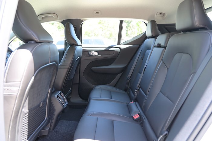 2025 Volvo XC40 Plus B4