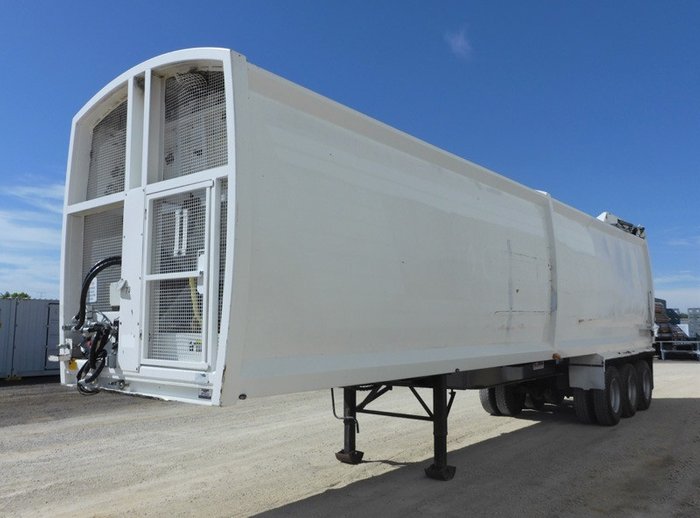 2001 Maxitrans Compactor Trailer