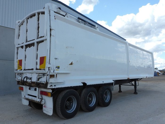 2001 Maxitrans Compactor Trailer