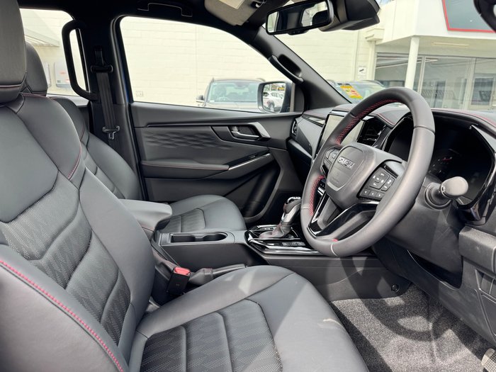 2025 ISUZU D-MAX XT