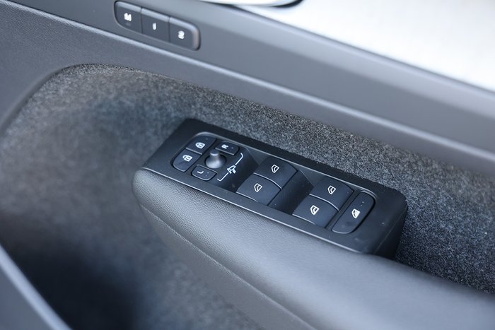 2025 Volvo XC40 Plus B4