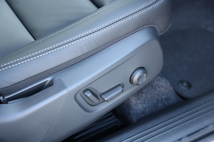 2025 Volvo XC40 Plus B4