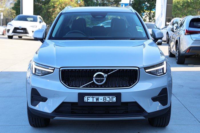 2025 Volvo XC40 Plus B4