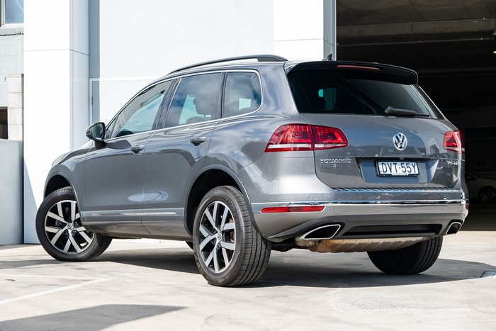 2017 Volkswagen Touareg Monochrome